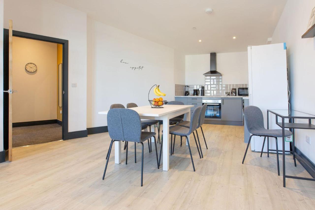 The Kingsway- 2 Bedroom By Stayright Apartment Swansea