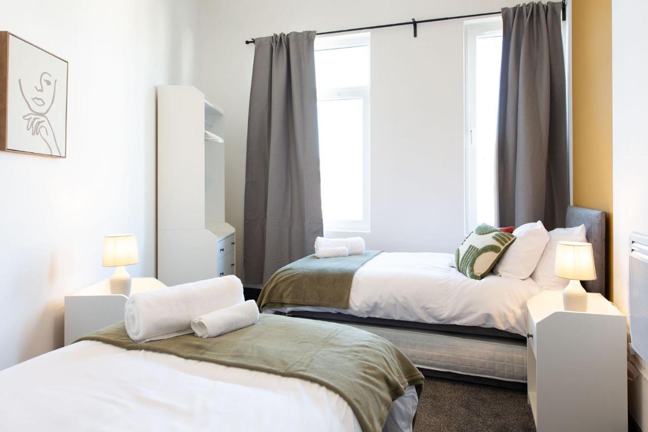 The Kingsway- 2 Bedroom By Stayright * Swansea