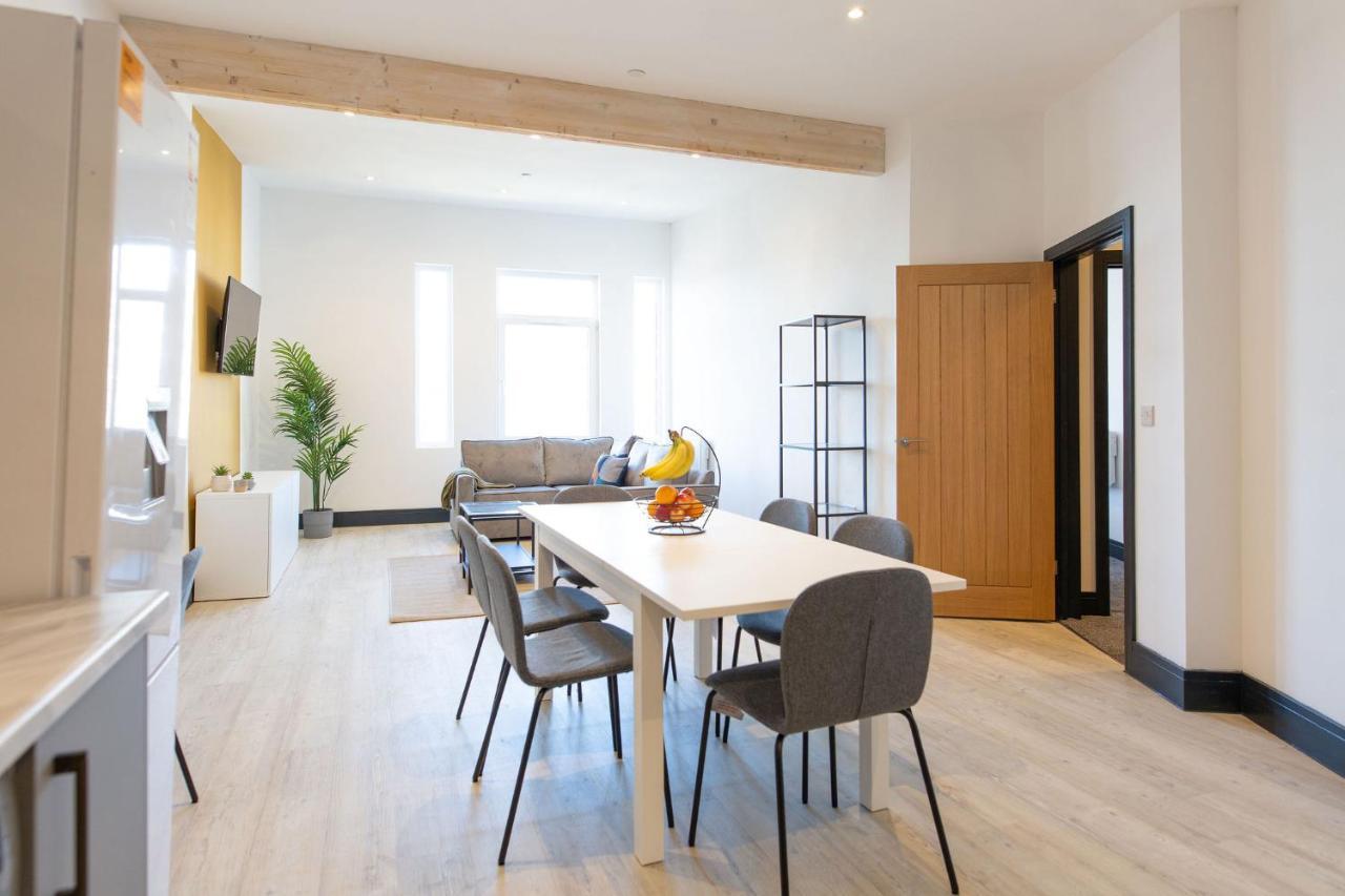The Kingsway- 2 Bedroom By Stayright Apartment Swansea