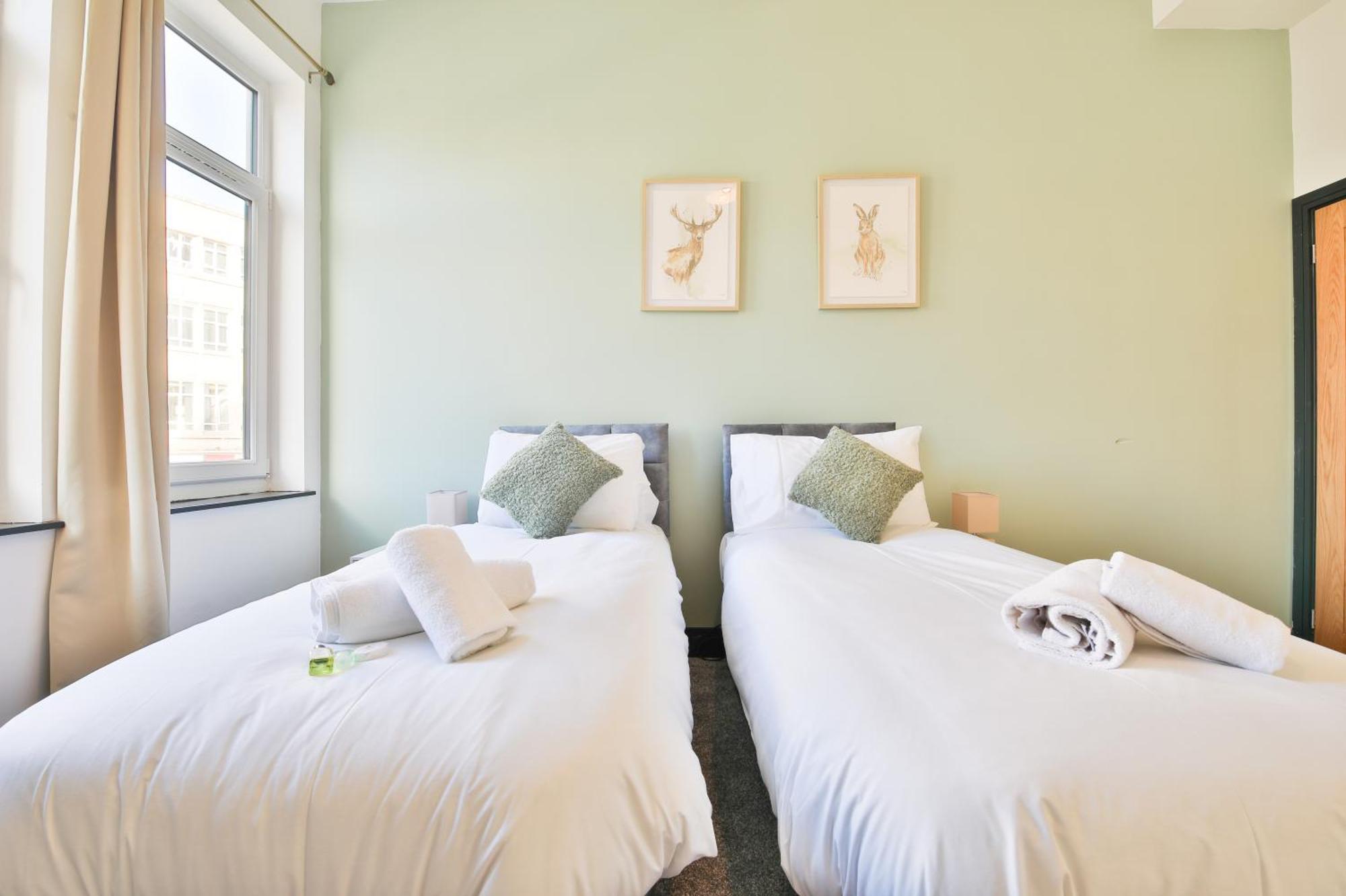 The Kingsway- 2 Bedroom By Stayright Apartment Swansea