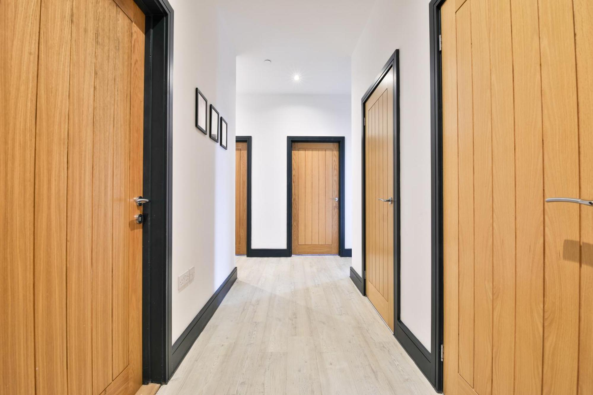 The Kingsway- 2 Bedroom By Stayright Swansea