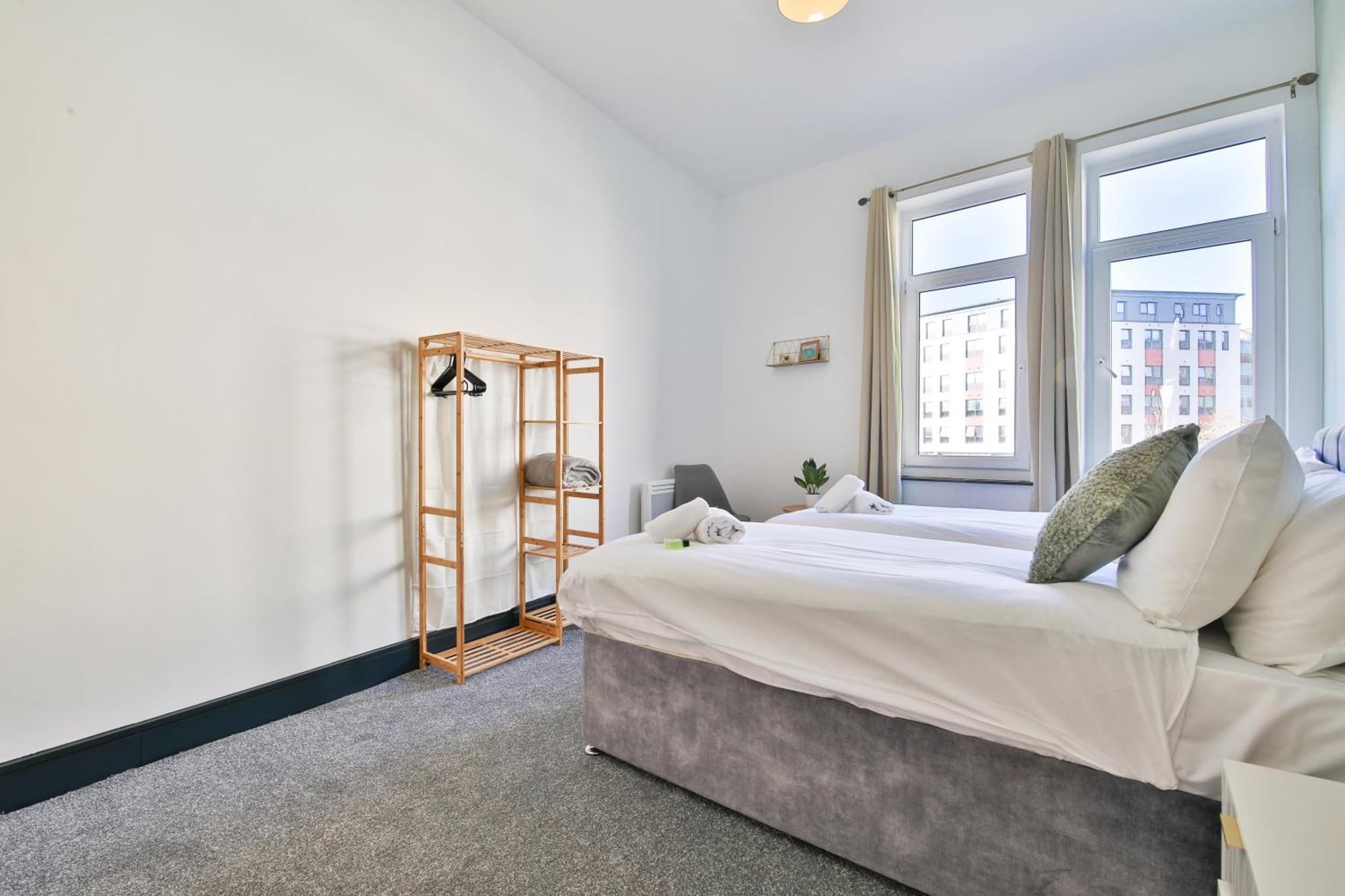 The Kingsway- 2 Bedroom By Stayright Apartment