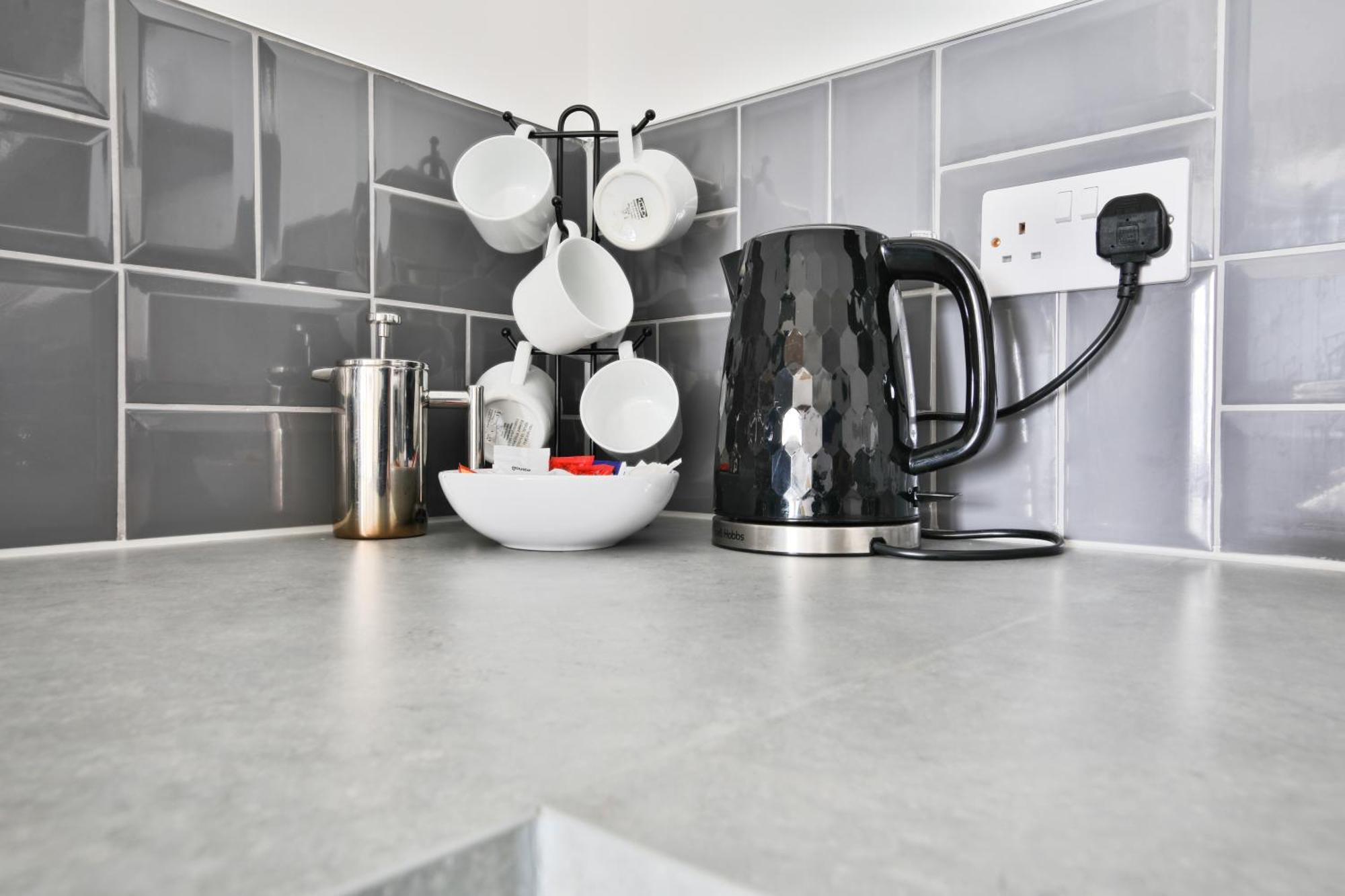 The Kingsway- 2 Bedroom By Stayright Apartment Swansea