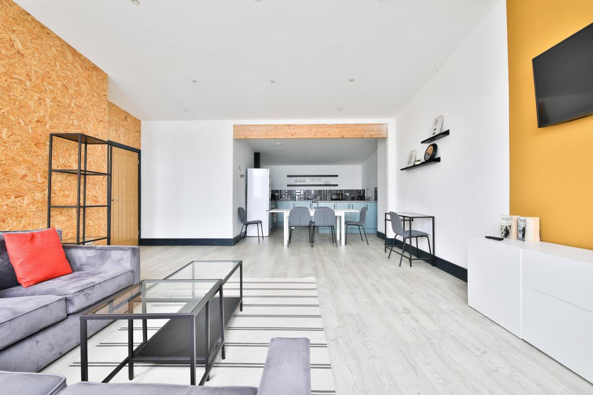 Apartment The Kingsway- 2 Bedroom By Stayright Swansea