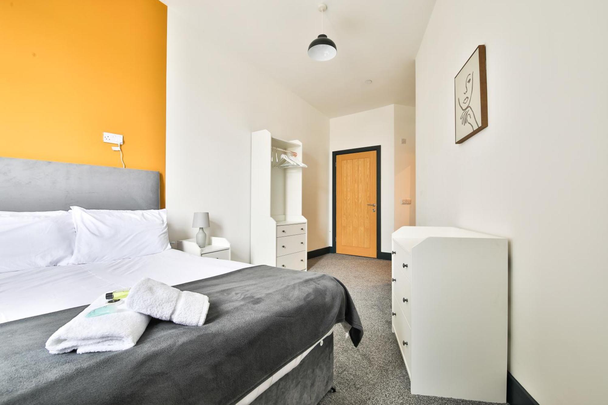 The Kingsway- 2 Bedroom By Stayright * Swansea