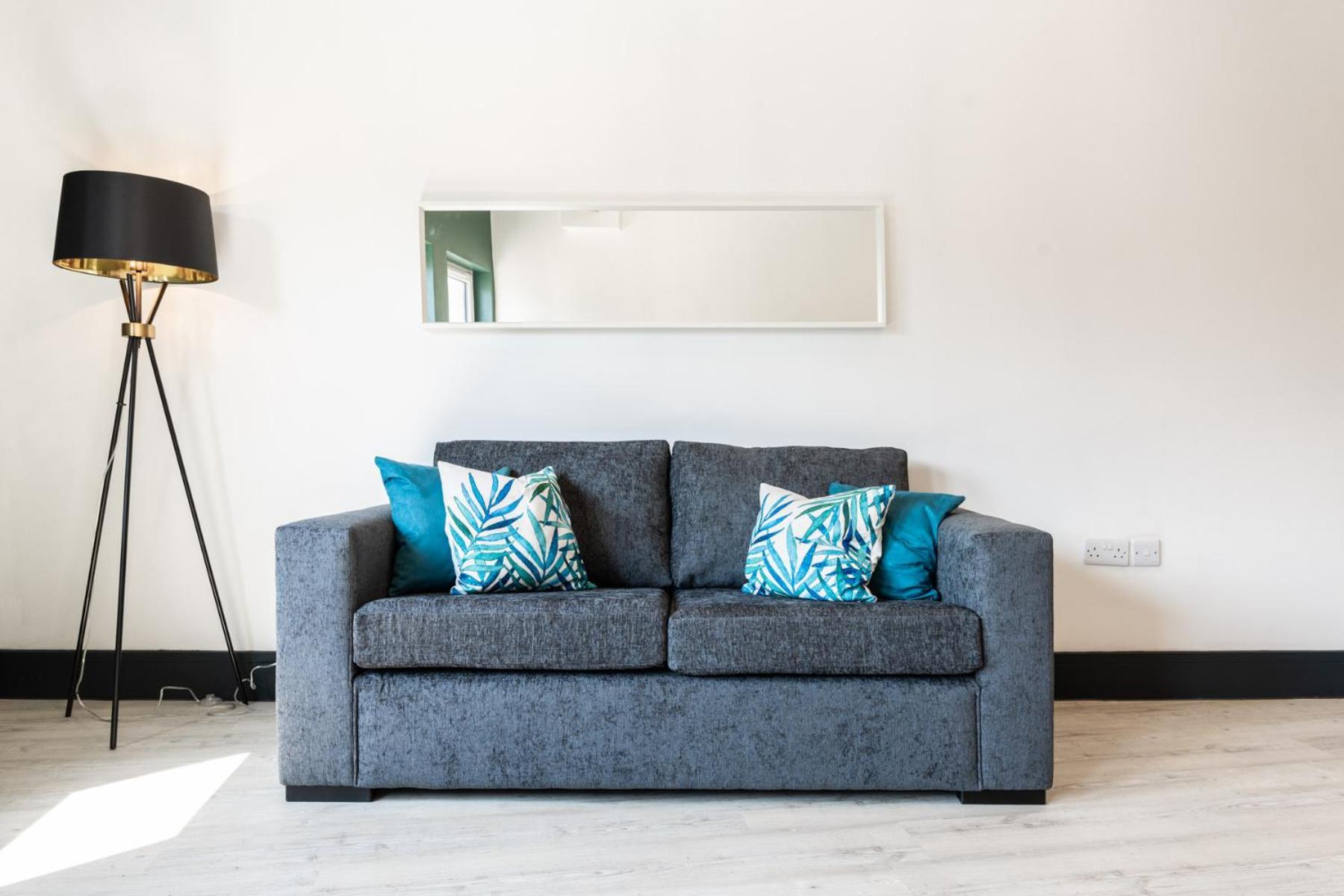 Apartment The Kingsway- 2 Bedroom By Stayright Swansea