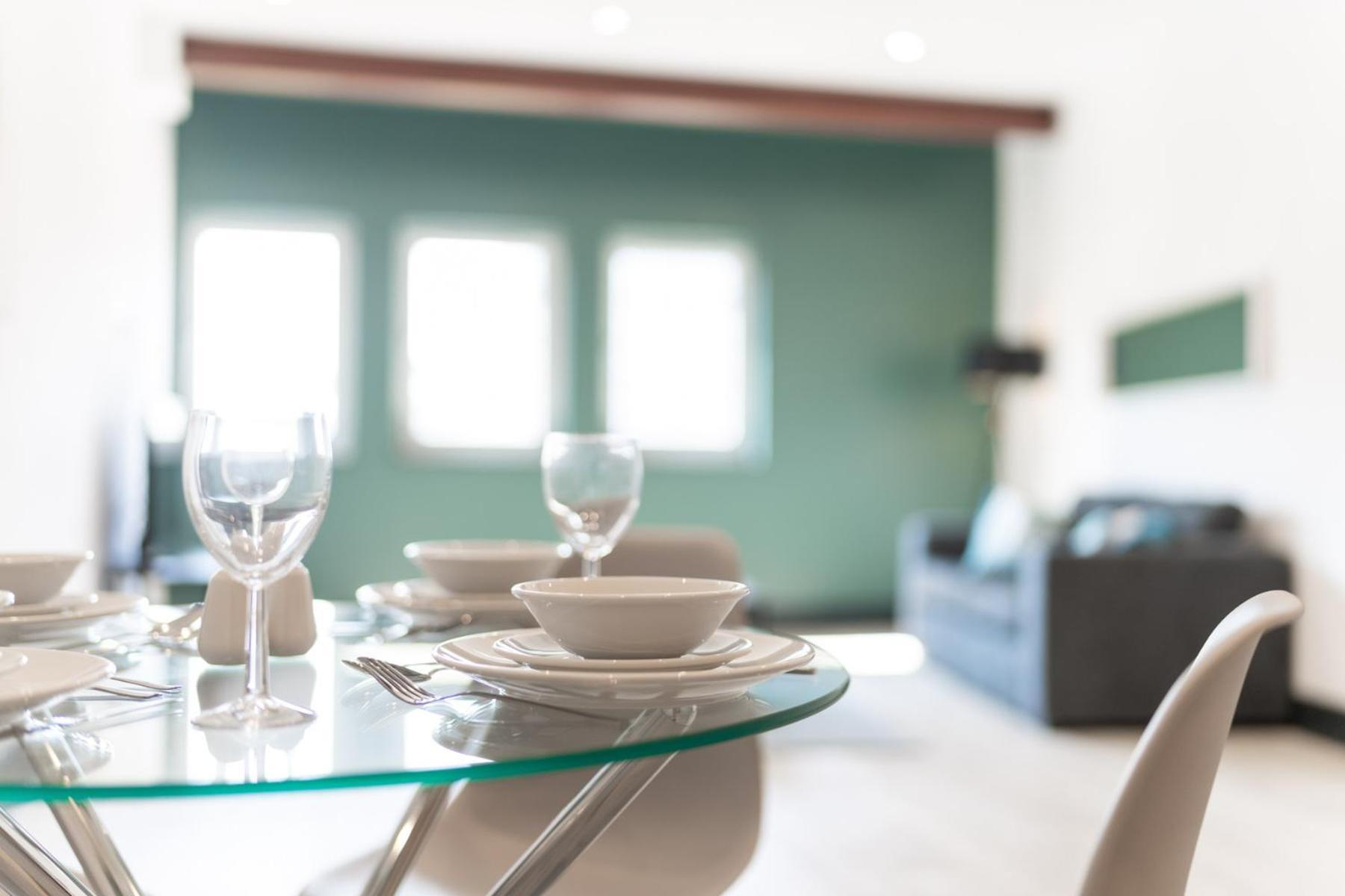 The Kingsway- 2 Bedroom By Stayright Apartment Swansea