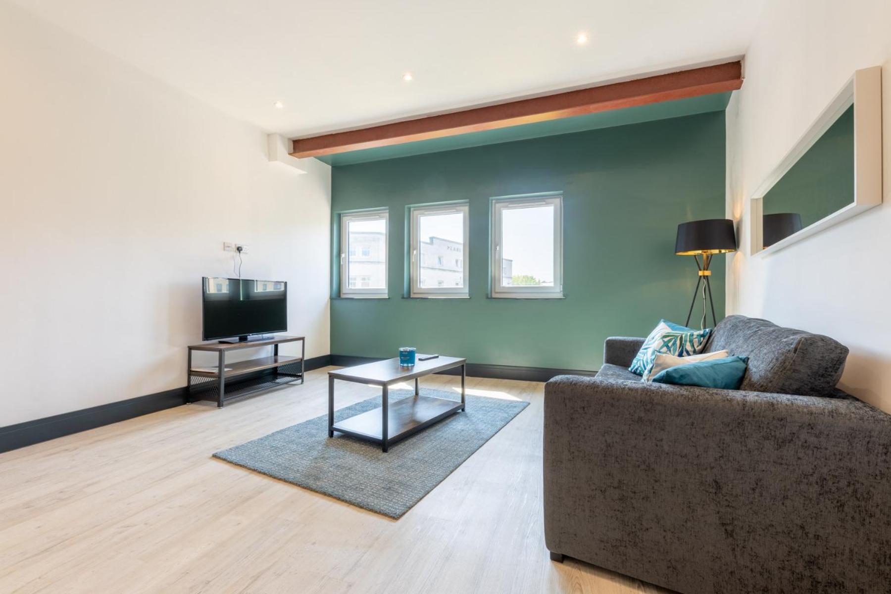 The Kingsway- 2 Bedroom By Stayright Apartment