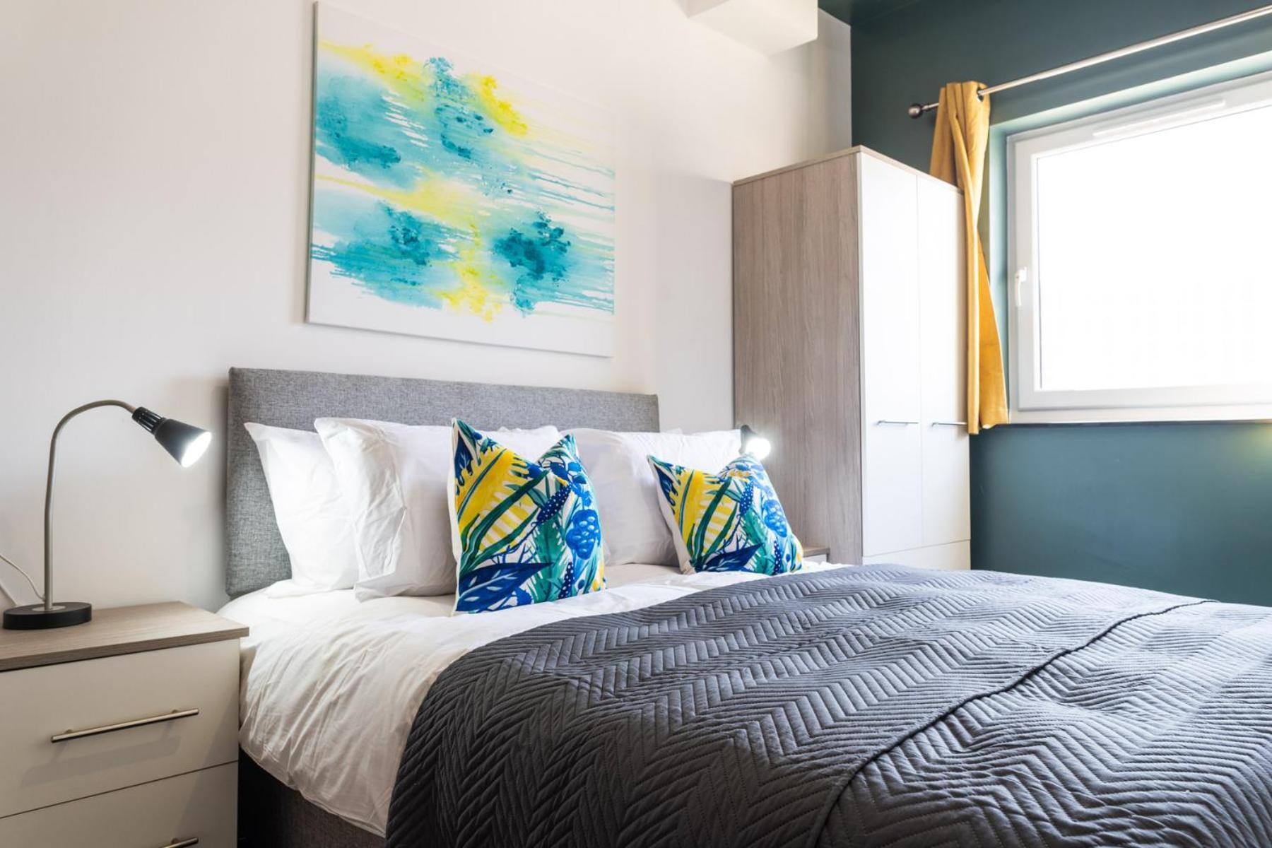 The Kingsway- 2 Bedroom By Stayright Apartment