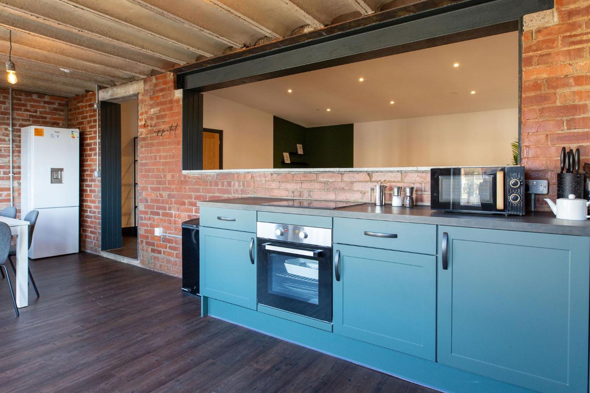 The Kingsway- 2 Bedroom By Stayright * Swansea