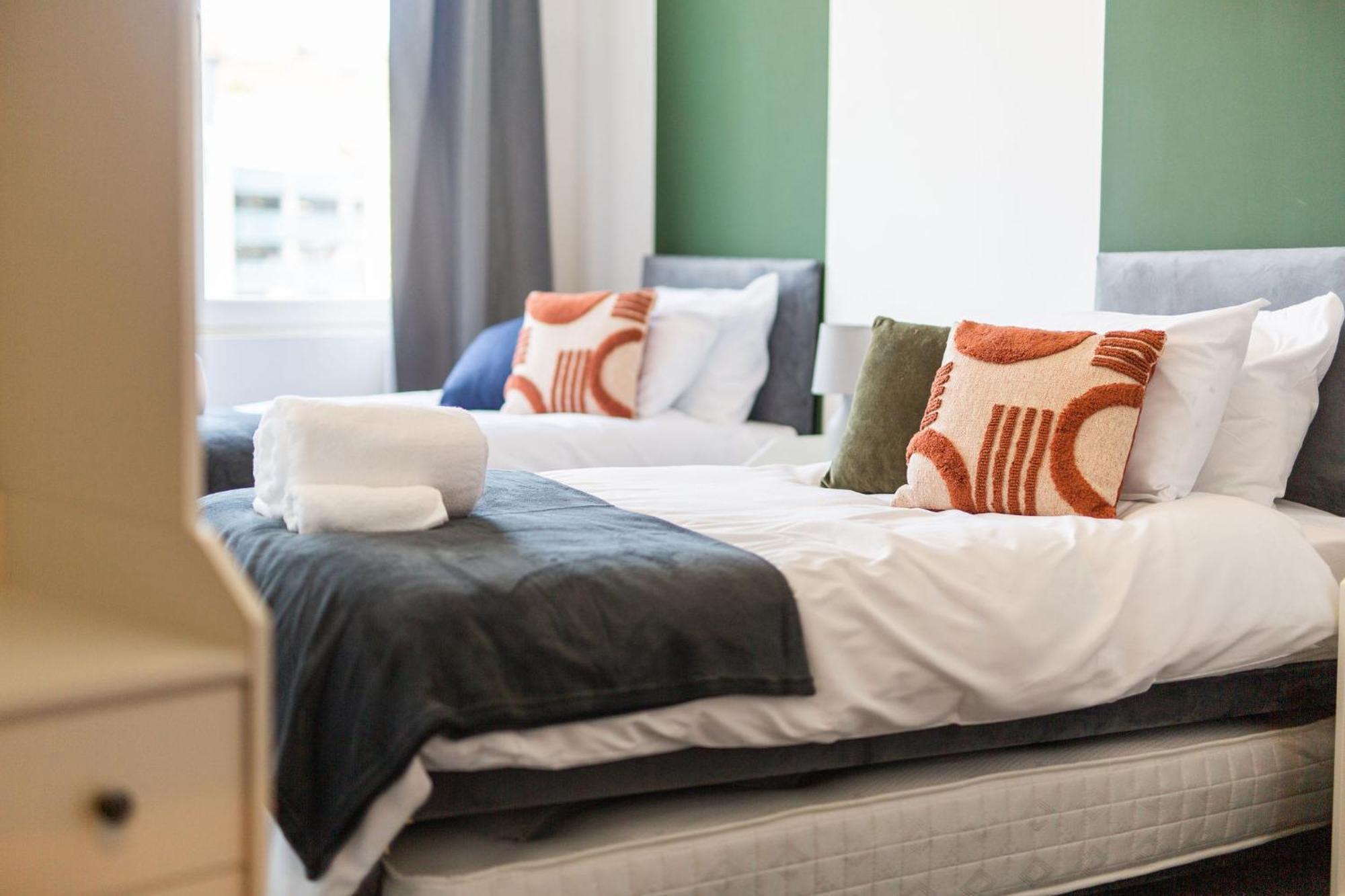 The Kingsway- 2 Bedroom By Stayright Apartment *